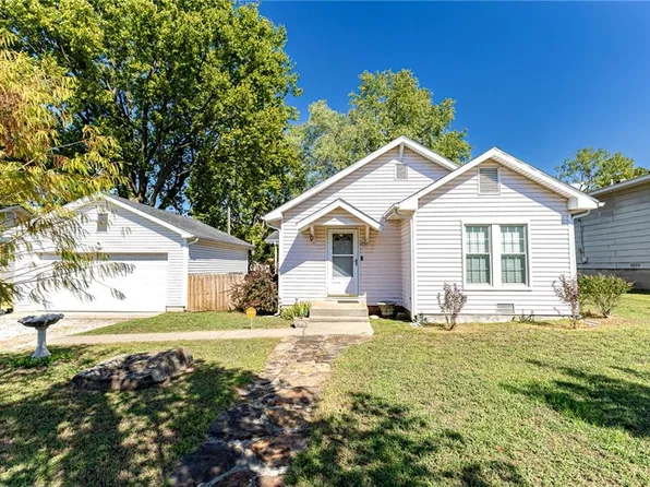 402 E 4th St, Baxter Springs, KS 66713