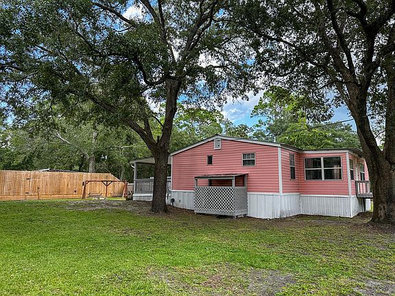 3rd image of 92 Koch St