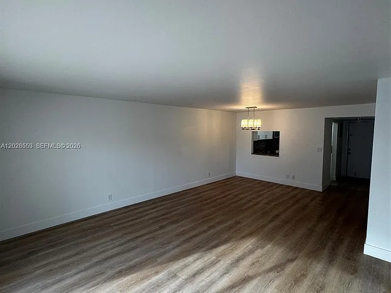 410 SE 2nd St #202 — Photo 5