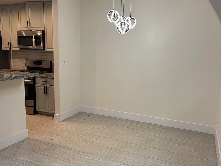 4429 Saugus Ave #3 — Photo 4