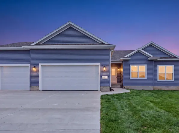 4702 Wild Horse Dr, Cedar Falls, IA 50613
