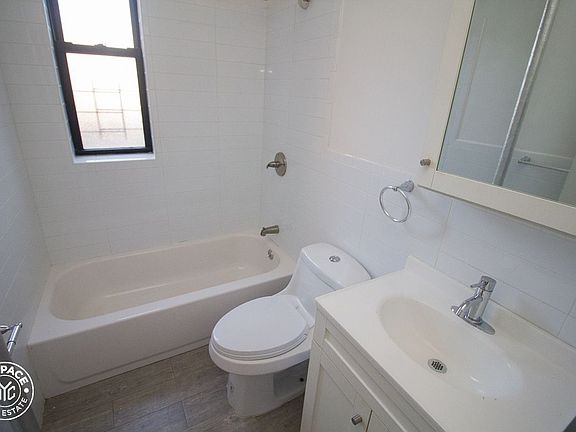 4th image of 221 Linden Blvd APT B20