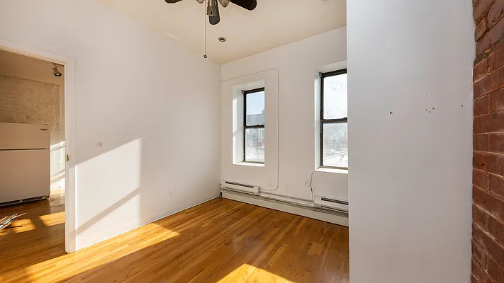 Rented by Nooklyn NYC LLC | media 22