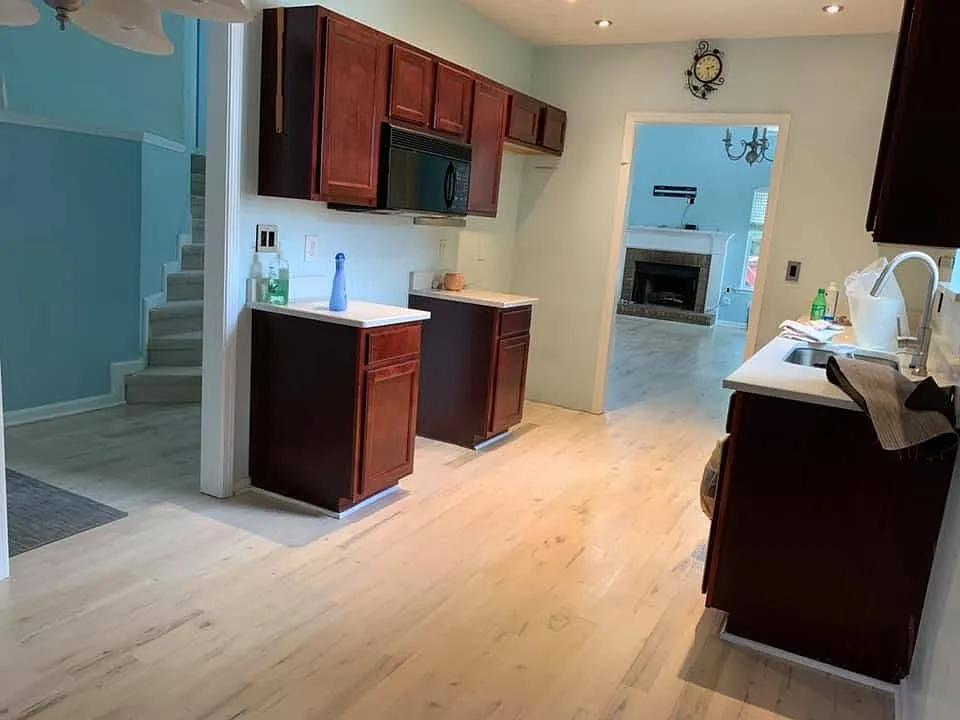 4 bed, 2085 sqft, $2,400 — Photo 3