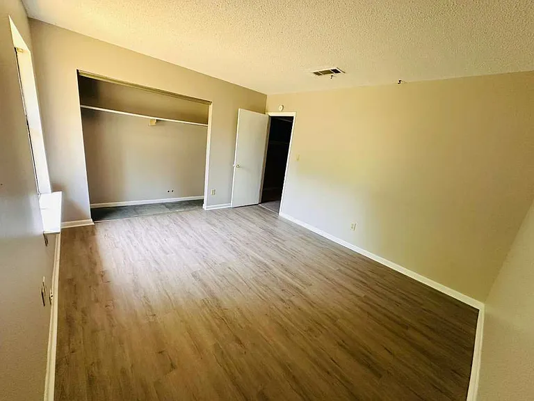 49 Glenwood Ct — Photo 17