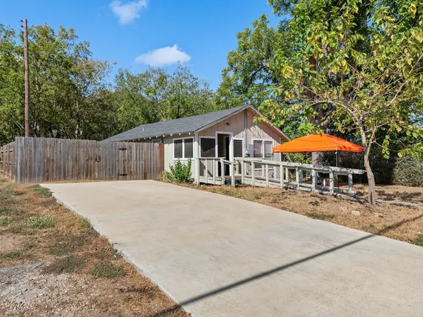 1211 W 18th St, Bryan, TX 77803
