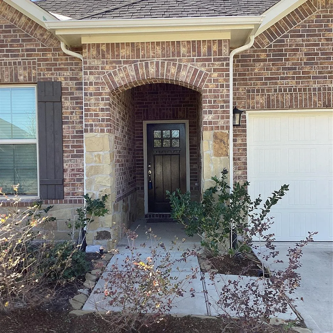 3 bed, 2.0 bath, 1653 sqft, $1,900 — Photo 3