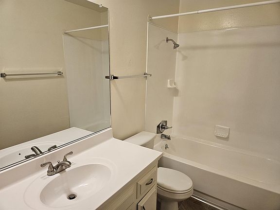4th image of 2314 F St #8