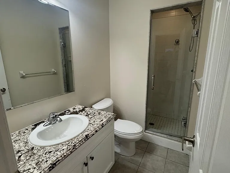 182 Higginbotham Cres — Photo 12