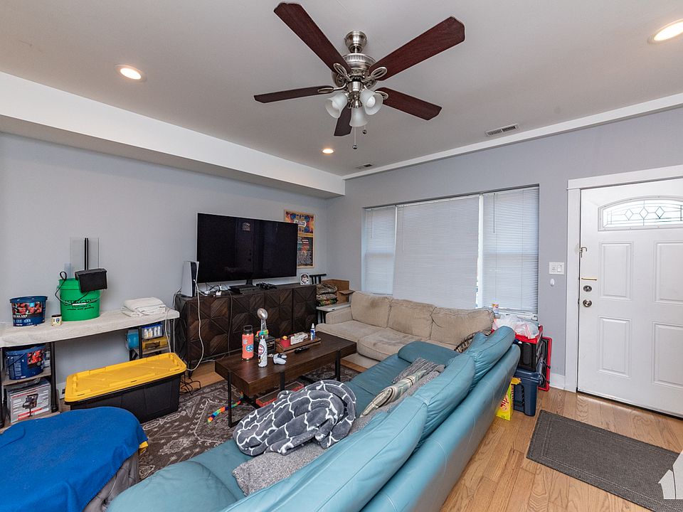 1st image of 2437 N Ashland Ave #1F