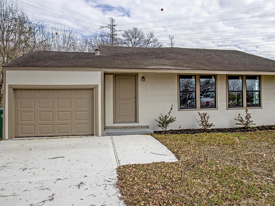 1st image of 409 Trichelle St