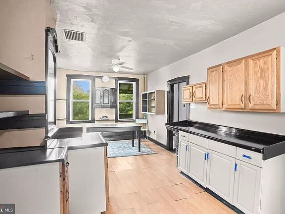 4th image of 4631 E Prospect Rd