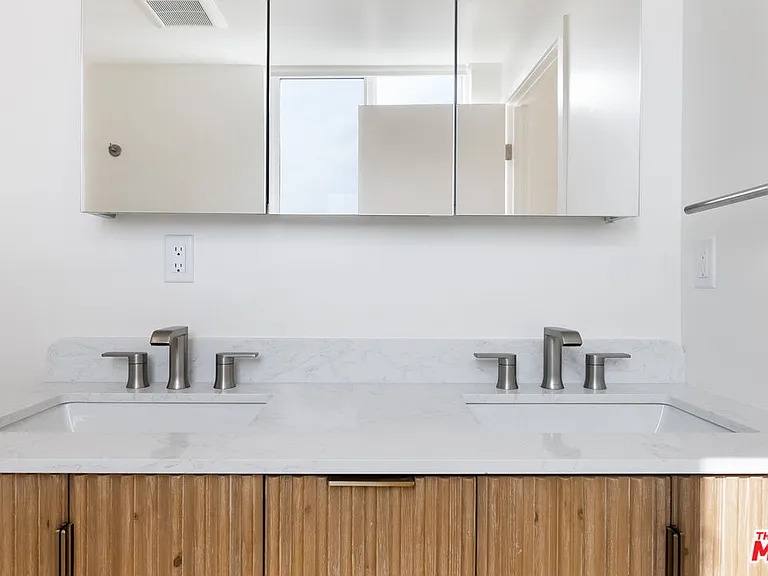 8561 Belmont St #7 — Photo 10