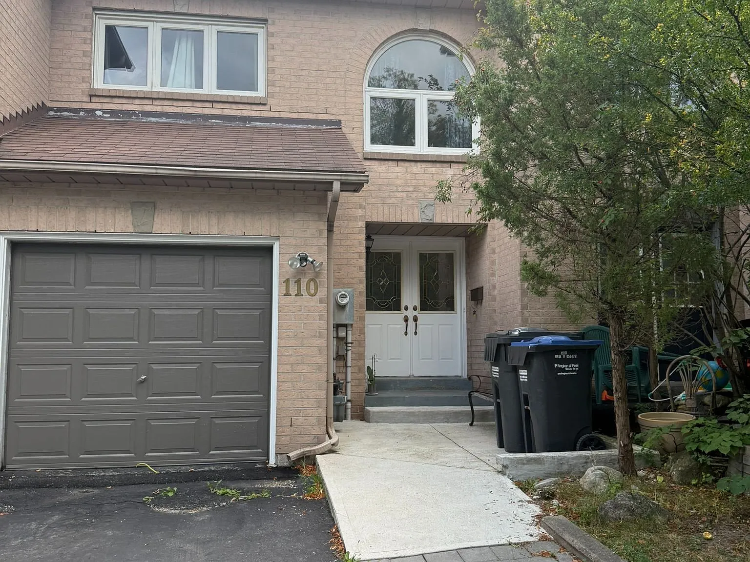 3 bed, $2,950 — Photo 2