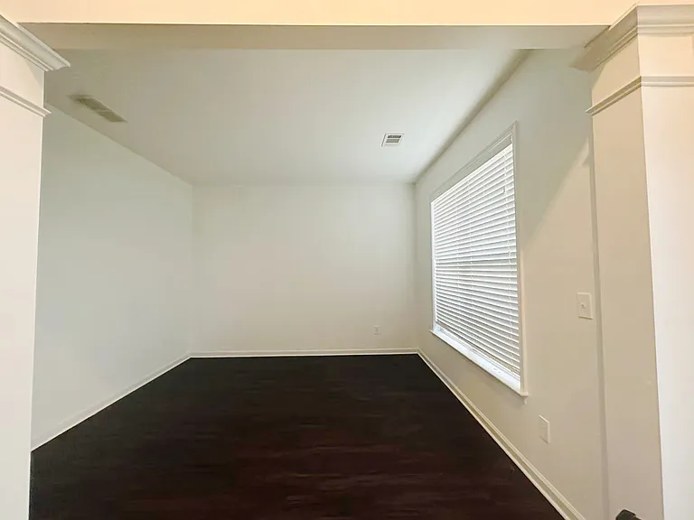 354 Wedmore Ct — Photo 20