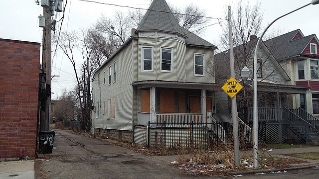 1st image of 814 N Leamington Ave