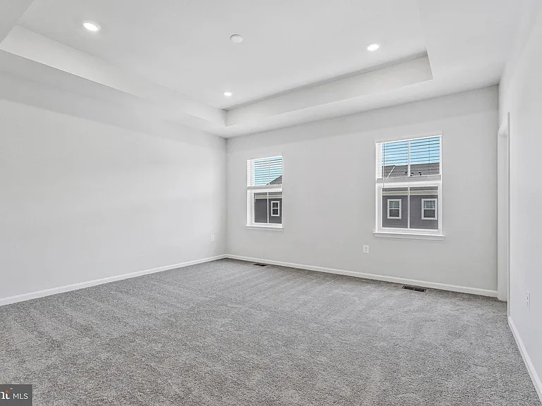9670 Swallowtail Ln — Photo 18