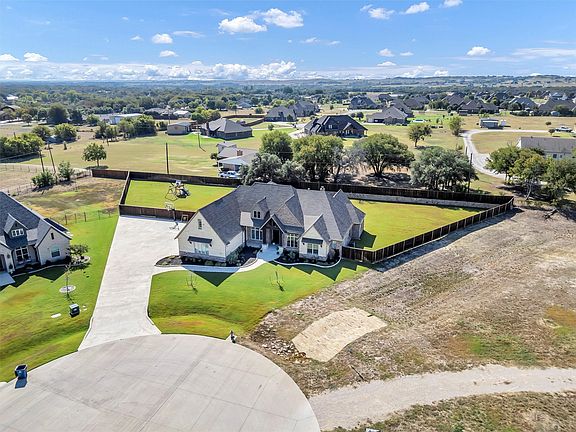 2nd image of 1079 Tobey Ct