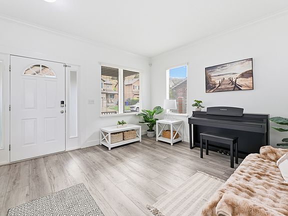 5th image of 2947 E Lookout Dr
