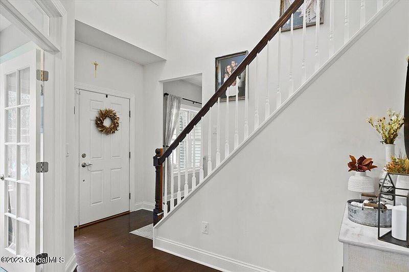 5th image of 22 Saddlebrook Boulevard