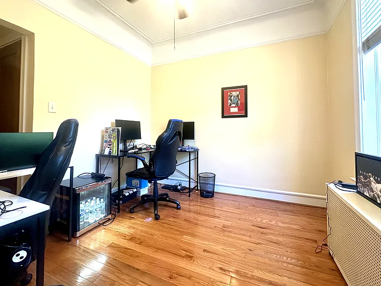 1433 W Foster Ave — Photo 16