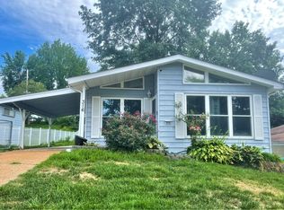 316 Ballwin Ave, Ballwin, MO 63021