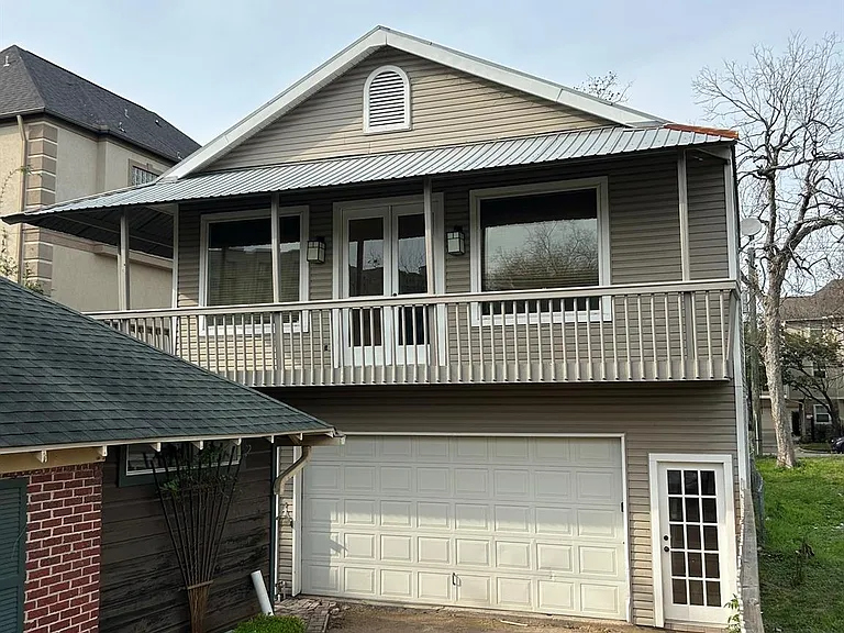 6016 Center St #A — Photo 1