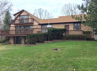 1623 Dell Rose Dr, Bloomfield Hills, MI 48302