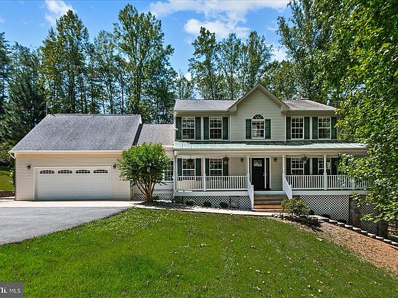 3rd image of 104 Willowmere Pond Rd