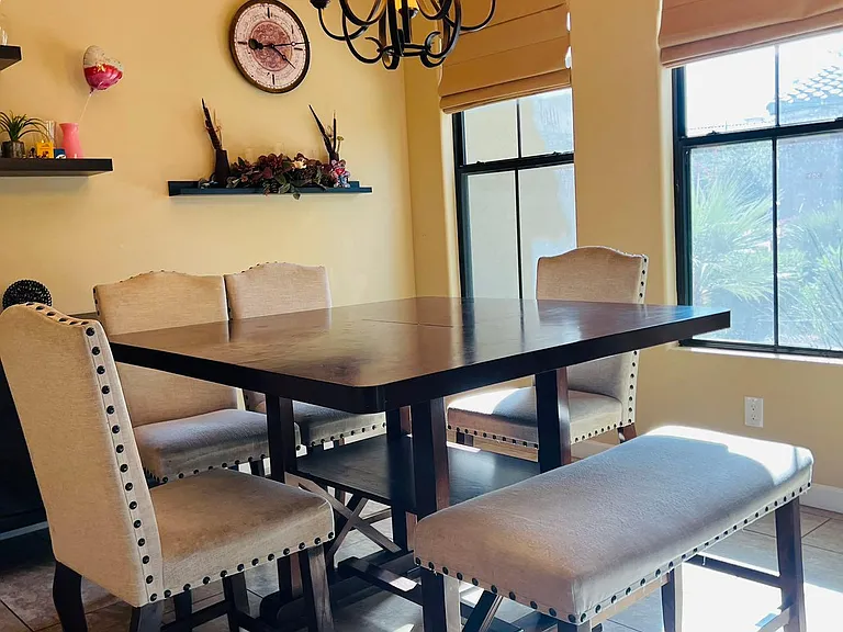 Dining Room with Expandable table for up to 8 people