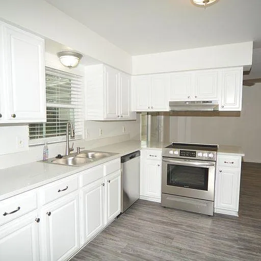 3 bed, 1400 sqft, $2,250 — Photo 3