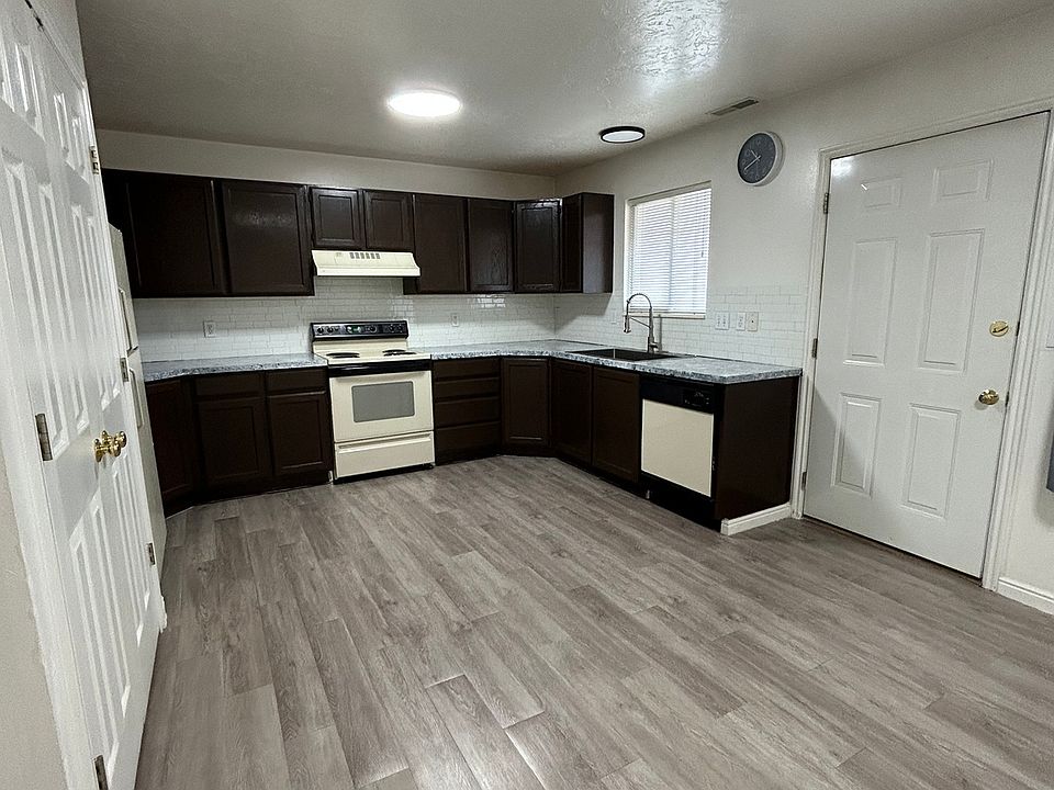 1st image of 203 N Geneva Rd APT 10