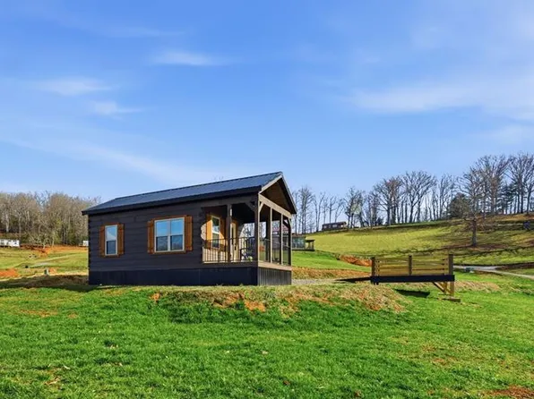 216 Meadow Ln, Franklin, NC 28734