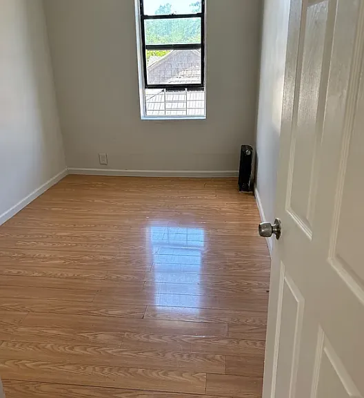192-09 Linden Blvd #2 — Photo 2