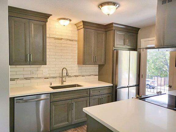 4th image of 67 Fairview Plz APT 5