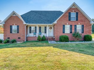 401 Robins Trl, Westmoreland, TN 37186