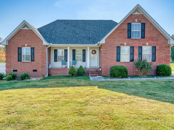 401 Robins Trl, Westmoreland, TN 37186