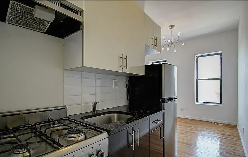 36 Cooper St #3A