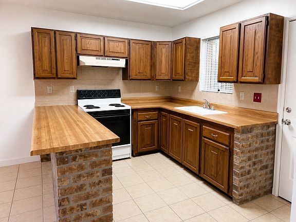 3rd image of 210 Archibald St #2