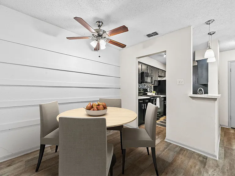 B1 Breakfast Nook
