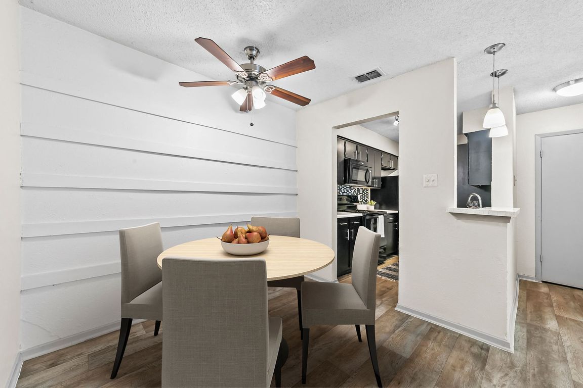 B1 Breakfast Nook