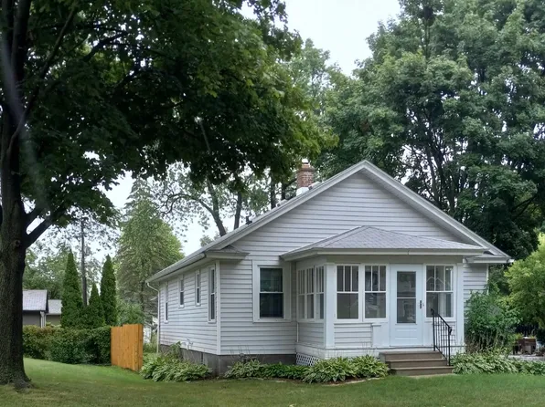 1409 S Jackson St, Green Bay, WI 54301