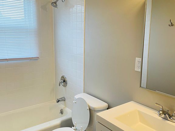 2nd image of 5511 E 139th Ter APT 4