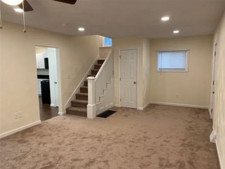 407 N Page Ave — Photo 6