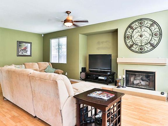 5th image of 927 N Temescal Cir