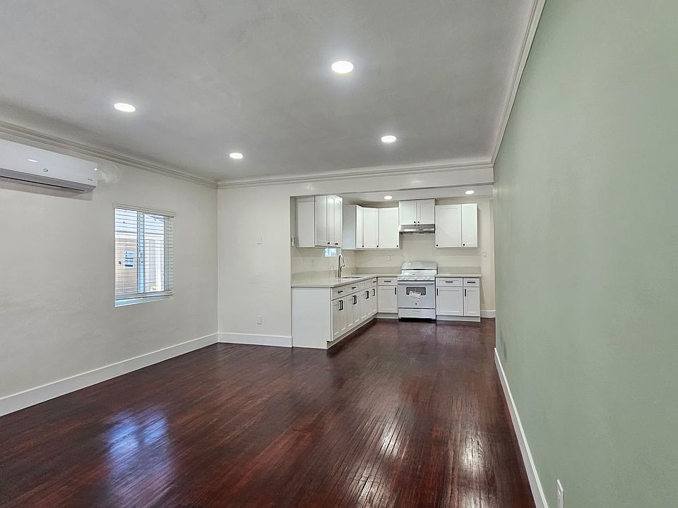 1st image of 214-216 N Bushnell Ave #2