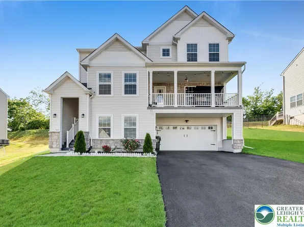 5044 Bellflower Dr, Schnecksville, PA 18078
