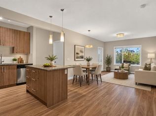 4 W Sage Hill Ter NW #7, Calgary, AB T3R 0W4