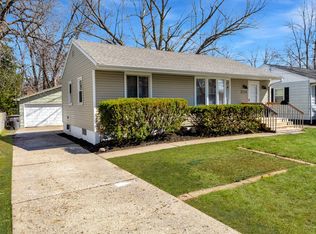 3715 42nd St, Des Moines, IA 50310