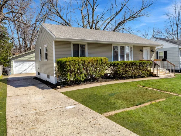 3715 42nd St, Des Moines, IA 50310